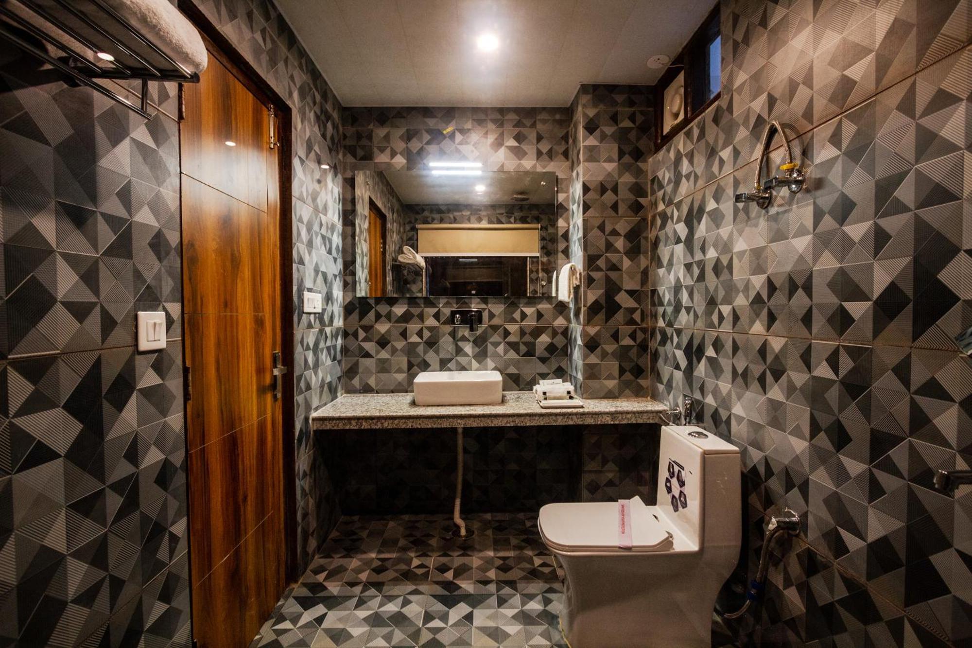 The Spruce Mansion Otel Manāli Dış mekan fotoğraf